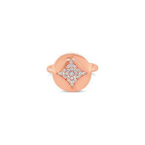 Anillo oro rosado con diamantes.