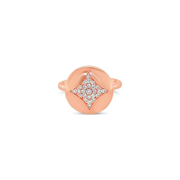 Anillo oro rosado con diamantes.